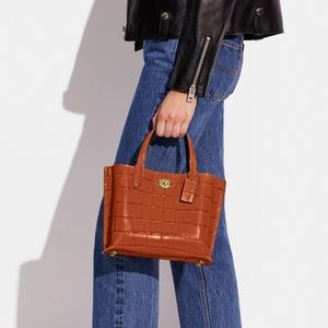 Coach Willow tote 24 Canyon